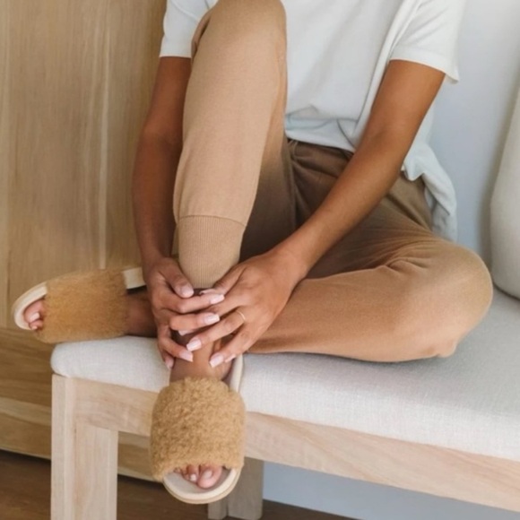 Jenni Kayne Shearling Slide Sandals Natural Size 6 $325 LIKE NEW - Picture 8 of 8